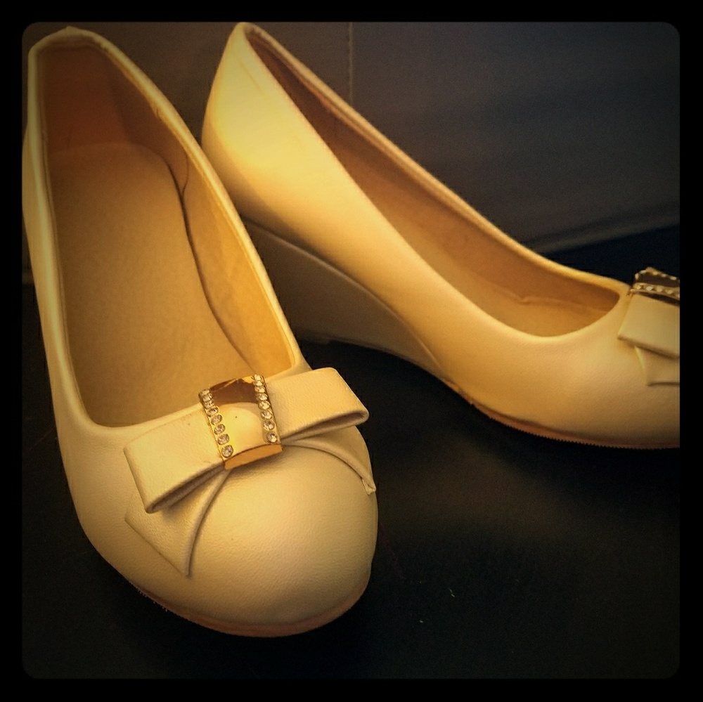 Cream Wedges